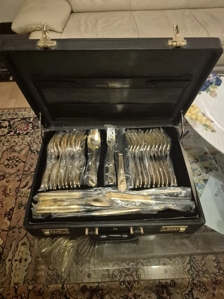 SBS Solingen Besteck Set 23/24 Karat Hartvergoldet 70 teilig - Bild 1 von 4