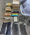 Vintage HO SCALE TRAIN Lot Engines Rolling Stock Building 2ENGINES UNTESTED 17pc