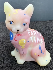 Fenton Burmese Cat For Collectors Showcase "Party Time" Limited Edition (GLOWS) - Picture 1 of 10
