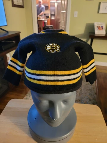 Boston Bruins-The Black Dog: Mini Jersey/Sweater Fleeced Lined Hat NWOT Cover