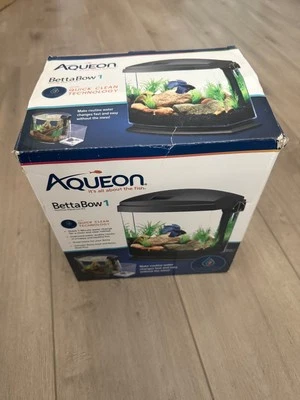 Kit de acuario Aqueon BettaBow 1 con tecnología de limpieza rápida negro (1 galón) Foto 1 de 4