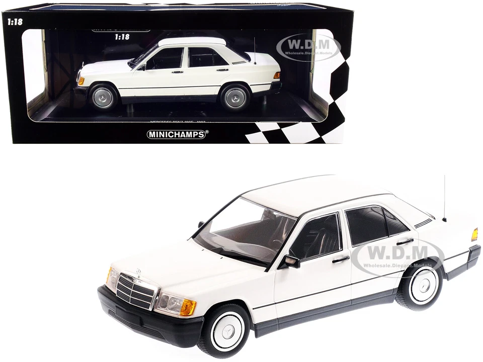 MERCEDES BENZ 190e 1982 White 1/18 Minichamps 155037002