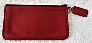 COACH RED LEATHER MINI COSMETIC/CHANGE PURSE W/ COACH TAG. PREOWNED (4696).