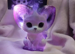 YOYO Yeung Studio SIT SIT MEGARY Ametista Ver. Sofubi giocattolo in vinile viola - Foto 1 di 3