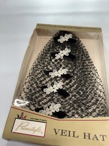 Black Veil Hat Vintage 1950's Primstyle Original Box White Flowers - Picture 1 of 5
