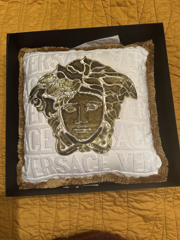 NWT VERSACE WHITE And GOLD Oro CUSHION PILLOW RT675 RARE - Image 1 of 4