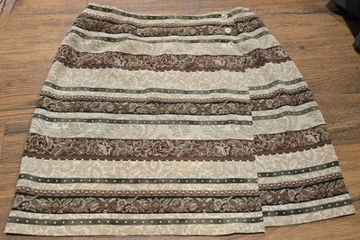 NUEVO CON ETIQUETAS Coldwater Creek falda corta envolvente a rayas estampado floral cachemir tostado, verde, rojo Foto 1 de 4