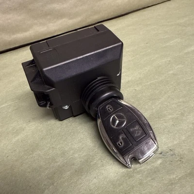 Модуль переключателя зажигания 08-14 Mercedes W207 E350 C250 с ключом 2079052600 от оригинального производителя 115k - Изображение 1 из 4