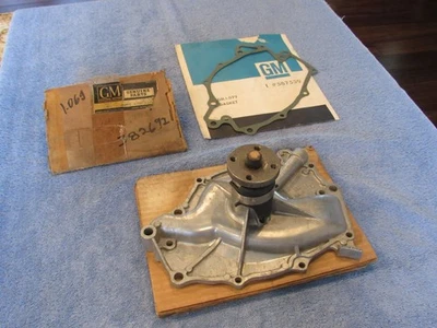 Oldsmobile 88 98 Starfire 1963 1964 bomba de agua GM 1963 1964 de colección con motores 394 Foto 1 de 4