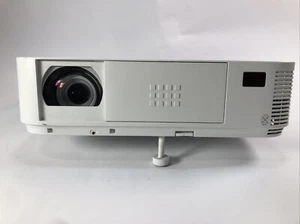 NEC NP-M322X XGA DLP 3200 Lumens Projector 1368 Lamp Hours TESTED - Picture 1 of 5