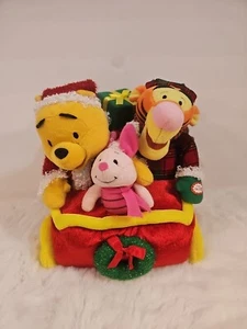 Disney Winnie The Pooh & Friends Bailando y Cantando Trineo Peluche Vacaciones... - Imagen 1 de 9