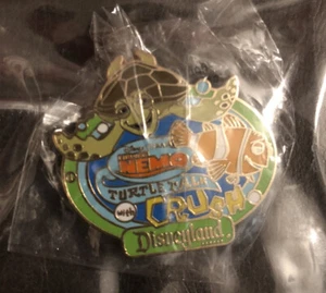 ✅ New AAA Vacations Turtle Talk with Crush Disney Pin Finding Nemo Disneyland - Picture 1 of 2