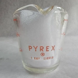 Vintage Pyrex 508 1 Cup Red Letter D Handle Glass Measuring Cup USA 8 oz - Picture 1 of 16