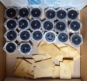 HART-LOCK FLANGED RECEPTACLE - Picture 1 of 4