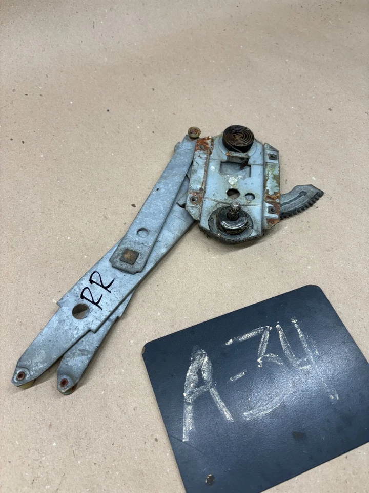 1964-1967 Oldsmobile Cutlass F-85 Vista Cruiser 4dr right rear window regulator - Image 1 of 4