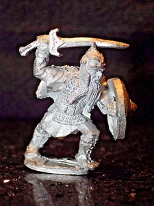 RAFM NORSE FIGHTER 3822 BÁRBARO Metal Miniatura Mazmorras Dragones Viking AD&D - Imagen 1 de 3