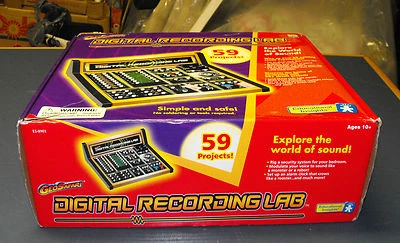 GEOSAFARI DIGITAL RECORDING EXPLORE THE WORLD OF SOUND W/ 59 DIFFERENT PROJECTS  - Image 1 of 4