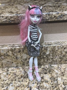 Muñeca Monster High Rochelle Goyle Primera Ola Mattel Falta 1 Ala - Imagen 1 de 3