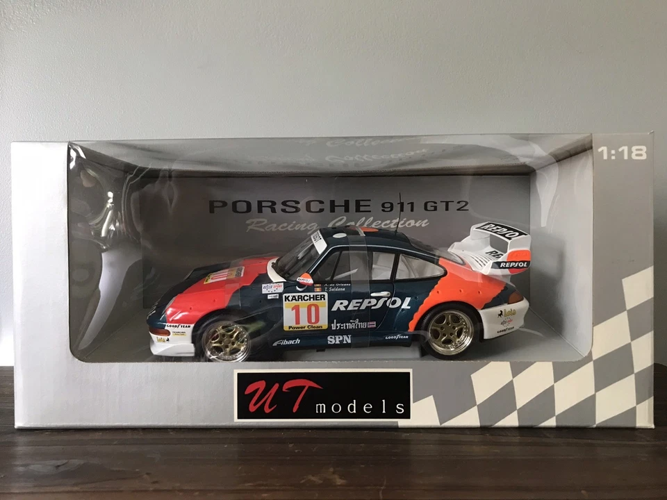 MODELOS UT 1/18 39632 Porsche 911 GT2 1996 (993) A. De Orleans/Saldana  Foto 1 de 4