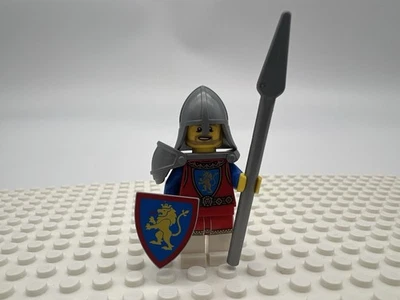 New LEGO Castle Minifigure Lion Knight Spearman With Shield & Armor - Image 1 of 2