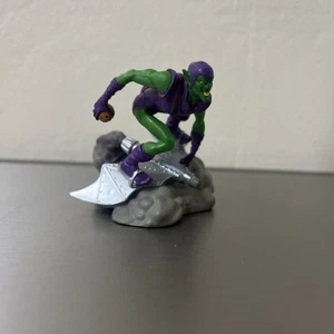 Figura de colección Spider-Man Duende Verde 3" completa con planeador y base - Imagen 1 de 4