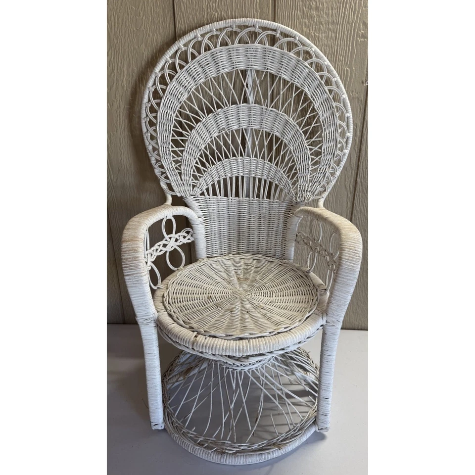 "Silla de pavo real de mimbre vintage para niños 29"" de alto blanca silla resistente hallazgo raro" Foto 1 de 4