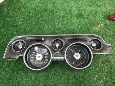 Cuadro de instrumentos Ford Mustang 68, C8ZZ-10838-A, USADO 1968 CON RELOJ FUNCIONANDO Foto 1 de 4
