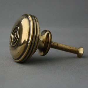 Perilla de gabinete Bloxwich grande de latón georgiano - Imagen 1 de 7