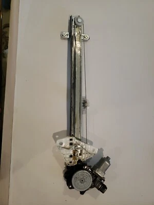 SUBARU XV CROSSTREK FRONT RIGHT SIDE DOOR WINDOW REGULATOR W/ MOTOR OEM 13-17  - Image 1 of 3