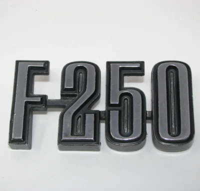 Ford F-250 de 1970 emblema insignia OEM RARA DE COLECCIÓN F250 D4TB-16702-BA pines defectuosos Foto 1 de 4