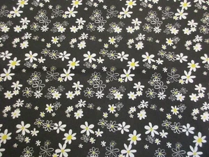 Multi Gänseblümchen auf schwarz Quilter Vitrine Baumwollstoff 7/8 Yard - Bild 1 von 4