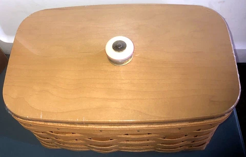 Longaberger Family Tissue Basket w/WoodCrafts Lid w/Decorative Knob-NEW!!! Cover