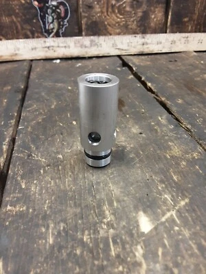 2004 04-06 Yamaha YZF R1 motor bomba aceite válvula de alivio  Foto 1 de 3