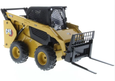 DieCast Masters 28007 1:16 Caterpillar 272D3 Skid Steer Loader RC Diecast Model - Image 1 of 4
