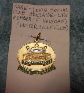 #D640. LIFE MEMBERSHIP BADGE OF LEVIS SOCIAL CLUB - AUST OLDEST MOTORCYCLE CLUB - Picture 1 of 3