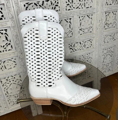 Vintage Nine West White Leather Perforated Western Cowgirl Boots Sz 8 - Image 1 of 4