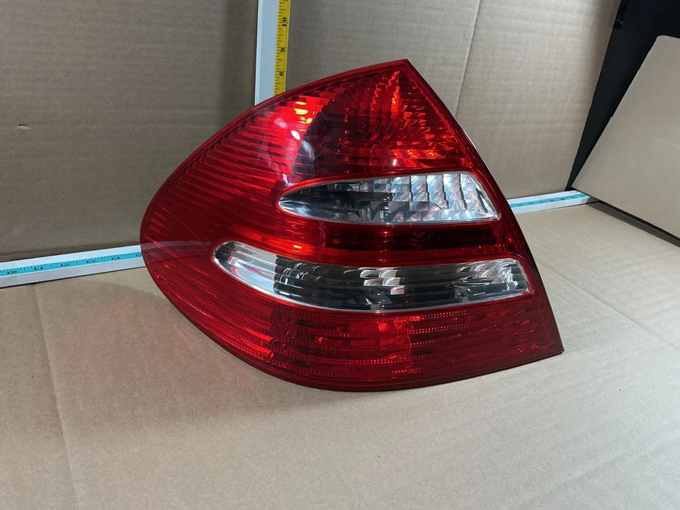Conjunto de luz trasera izquierda mercedes-benz e500 2003-2009 a2118200364 oem Foto 1 de 4