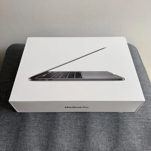 Apple MacBook Pro 13-Inch 2020 (A2289) Space Grey – Original Retail Box ONLY - Afbeelding 1 van 3