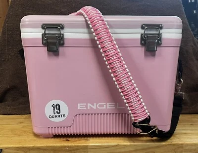 Engel 19 Qt Cooler Caja Seca, Rosa y Blanco. Foto 1 de 4