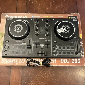 Controlador DJ inteligente Pioneer DJ DDJ-200 RS - Imagen 1 de 12
