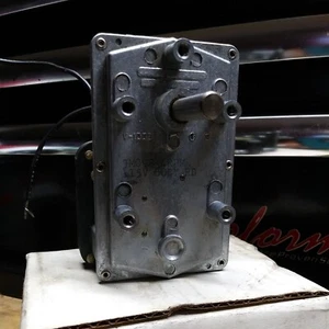 Motor engranaje de CA DAYTON 3M098, 4 rpm, 115 V 60cy, RD - Imagen 1 de 5