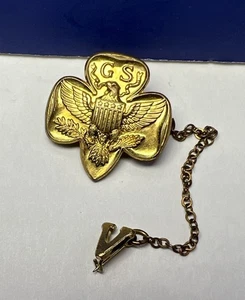 Vintage Girl Scouts 5 Five Years V Membership Pinback - Picture 1 of 5