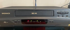 Magnavox VRT242AT01 VCR - Hecho en Japón - Usado - Imagen 1 de 7