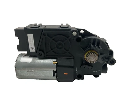 2013-2020 FORD FUSION Sun Roof Motor OEM DS7315B6391 - Image 1 of 4