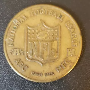 1998 NFL Collectors Coin Rich Uncle Pennybags Hasbro Football Monopoly Token - Picture 1 of 2