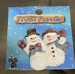 Neu! FROST FAMILY Mr. and Mrs. Snowman Sammlerstück Anstecknadel Brosche - Bild 1 von 4