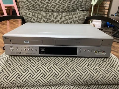 Combo VHS/DVD Zenith XBV343C. Con mando a distancia. Probado en buen estado de funcionamiento Foto 1 de 4