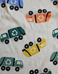 NUEVO CON ETIQUETAS HANNA DIFFERENTSON CAMIONES DE RECICLAJE PIJAMA CORTO JOHN 130 8 $45 DÍA DE LA TIERRA - Imagen 1 de 5