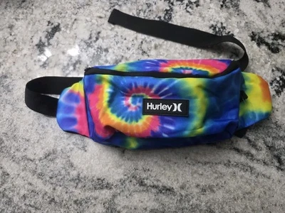 Bandolera Hurley para hombre. Nuevo con etiquetas. Tie Dye Multicolor con correas negras. Foto 1 de 4