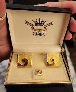 VINTAGE MCM CUFFLINKS & TIE CLAP W/RUBY ACCENT IN BOX - Picture 1 of 5